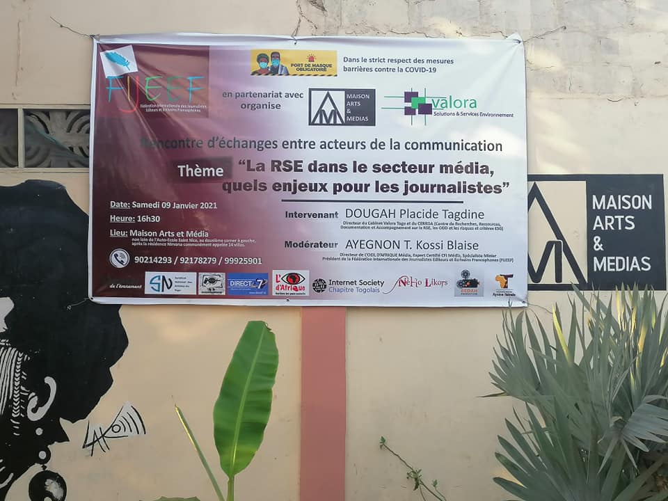Lire la suite à propos de l’article Rencontre-échange sur les enjeux de la RSE dans le secteur des médias – 9 janvier 2021, Lomé